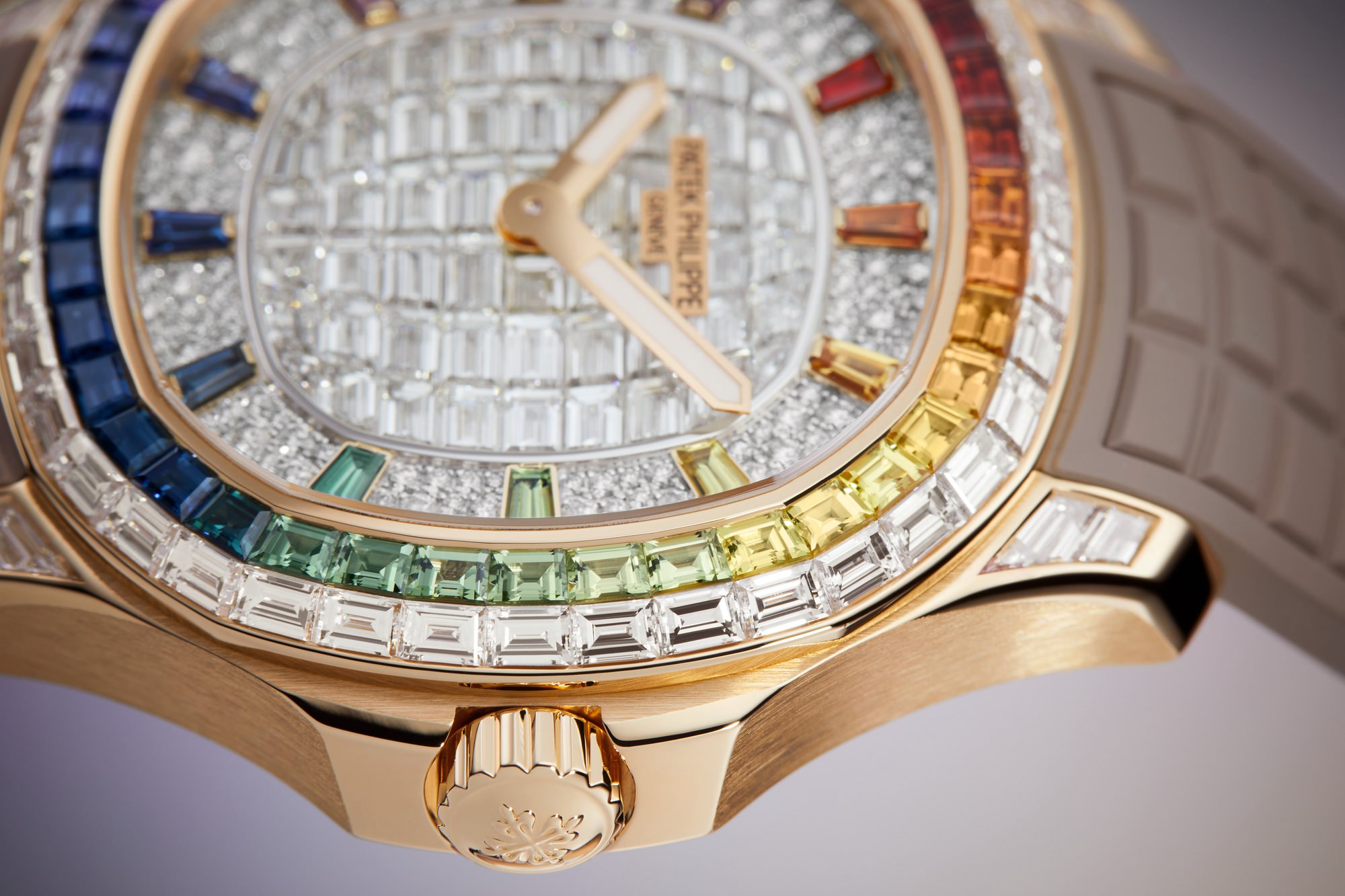Patek Philippe Aquanaut Luce Rainbow Minute Repeater Haute Joaillerie - View 3