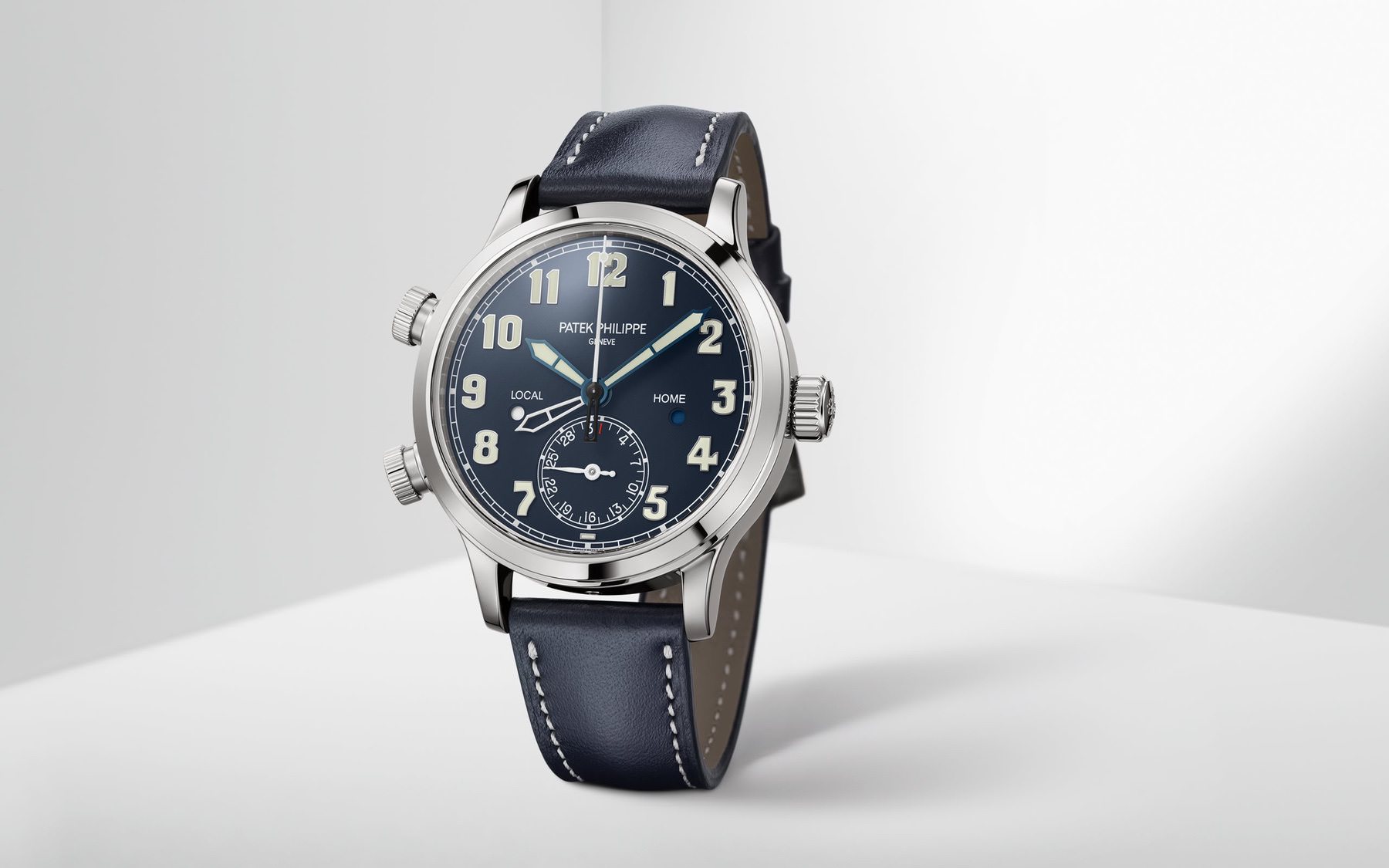 Patek Philippe Calatrava Pilot Travel Time - View 3