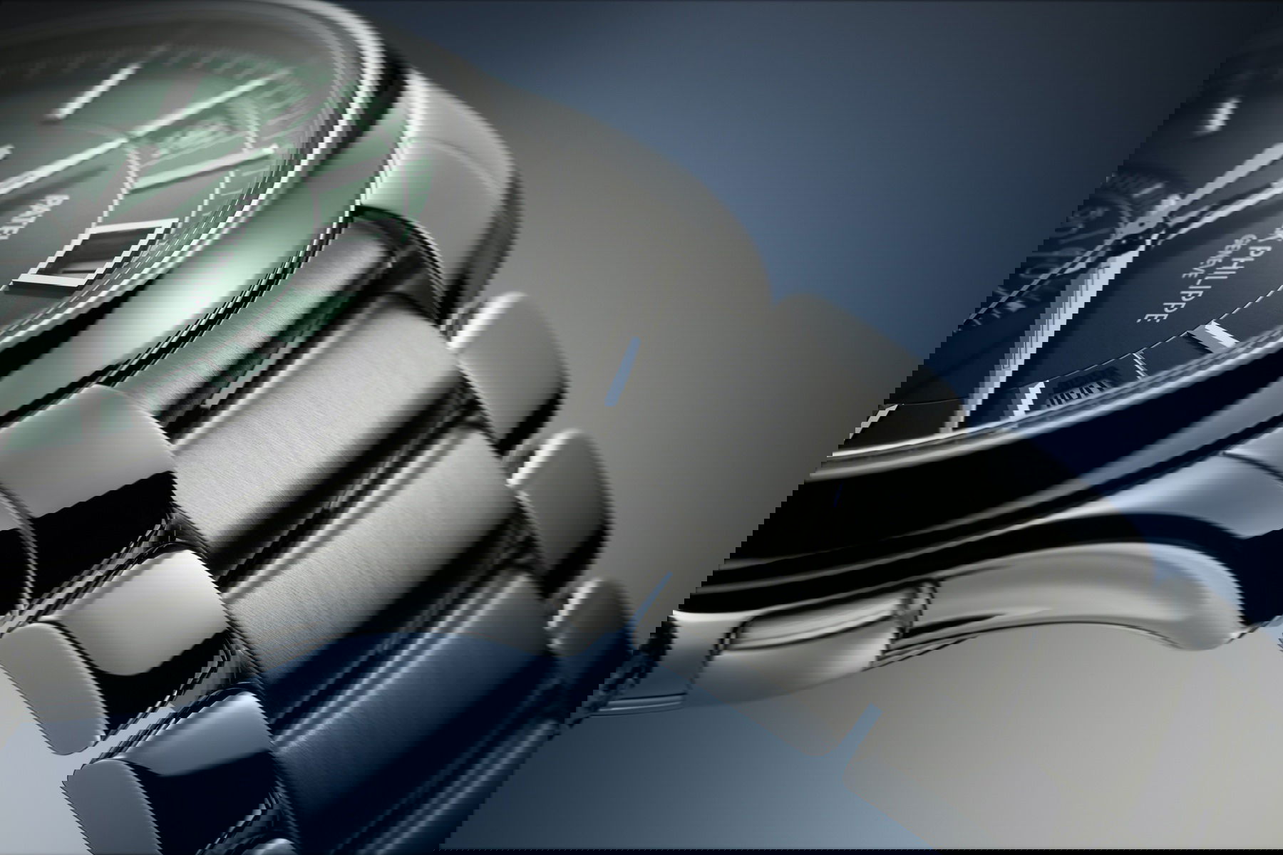 Patek Philippe Complications Flyback Chronograph, Annual Calendar - View 2
