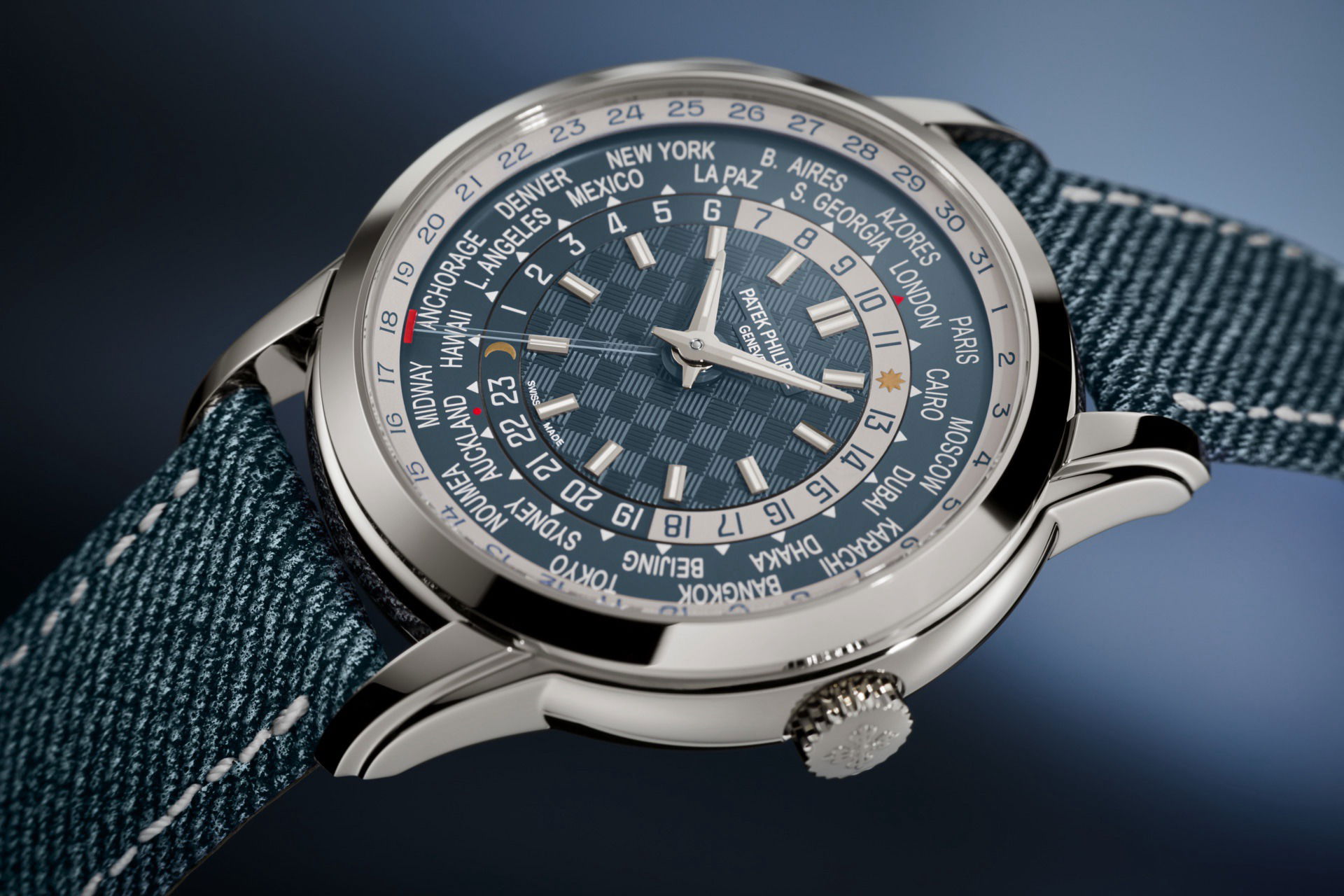 Patek Philippe Complications World Time - View 3