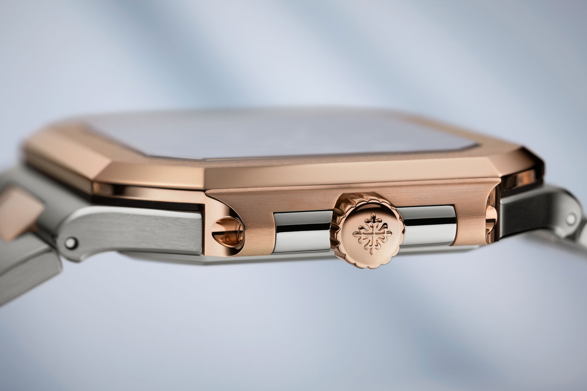 Patek Philippe Cubitus Date Sweep Seconds - View 3