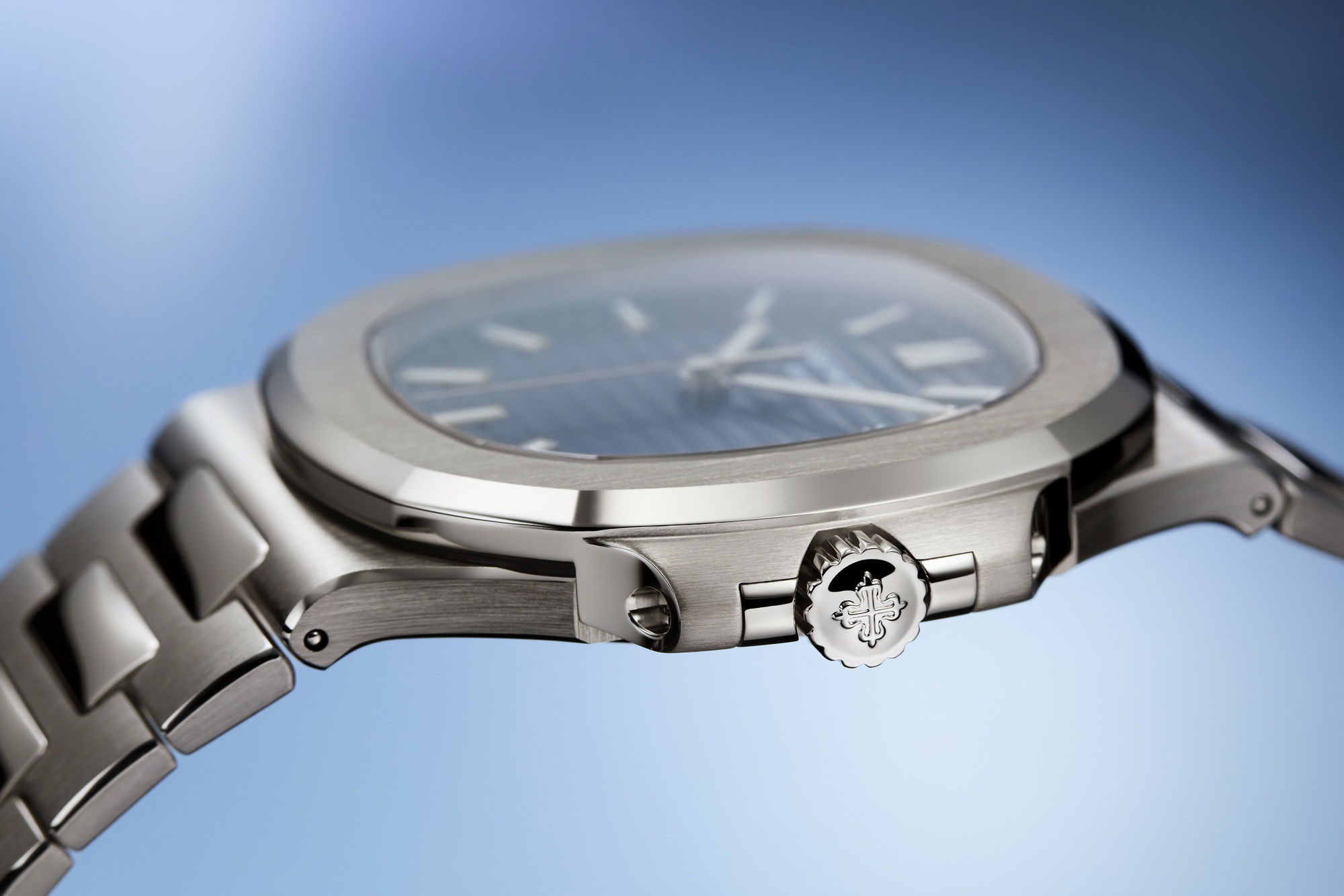 Patek Philippe Nautilus - View 3