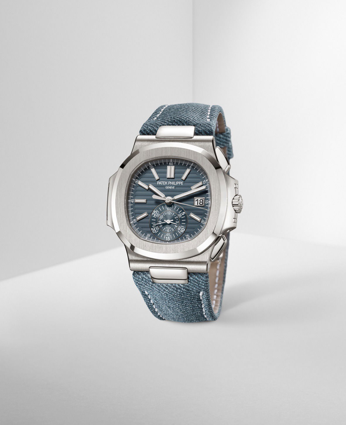 Patek Philippe Nautilus Flyback Chronograph - View 2