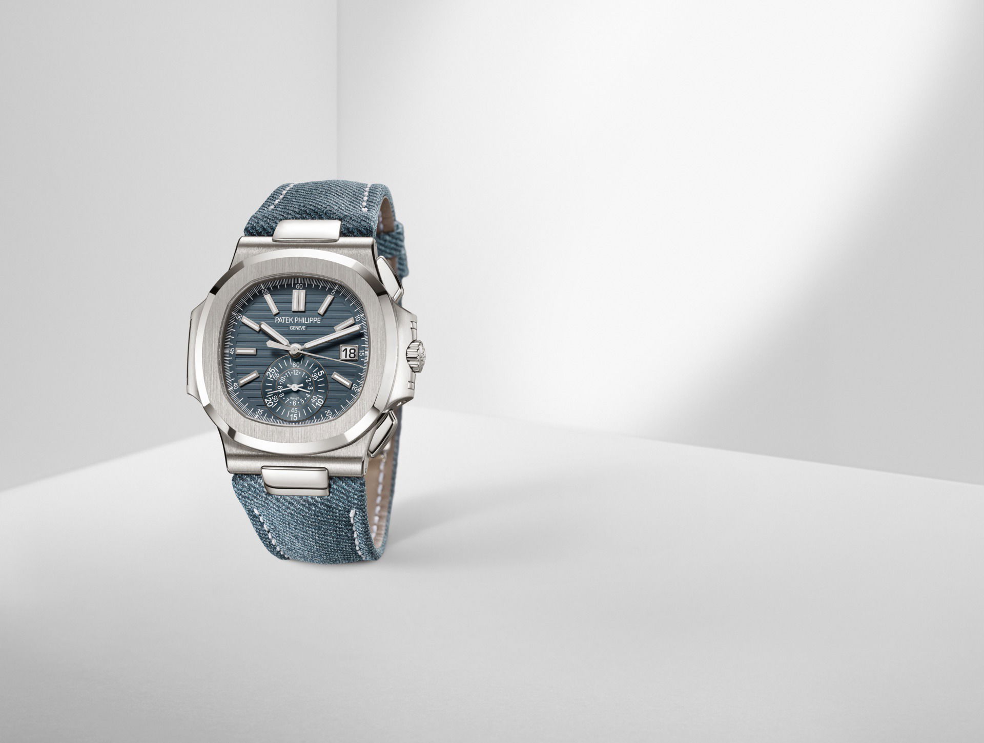 Patek Philippe Nautilus Flyback Chronograph - View 3