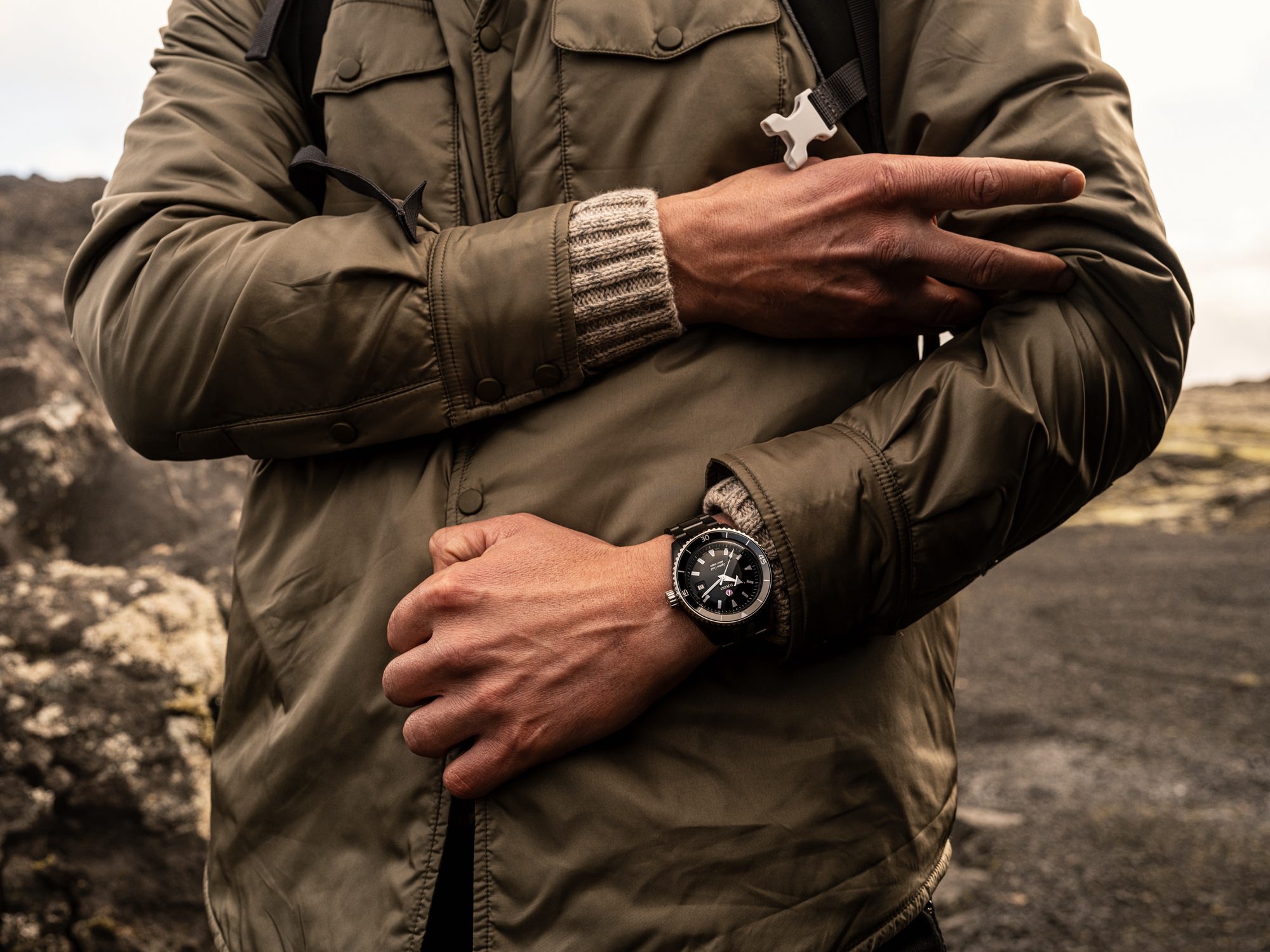 Rado Captain Cook High-Tech Ceramic Diver - View 3