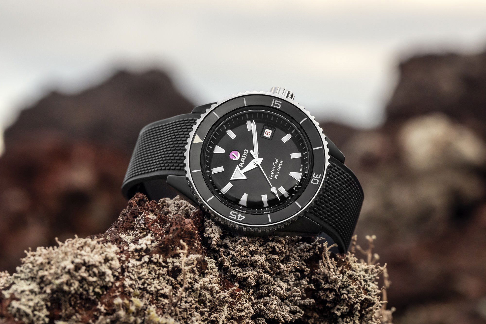 Rado Captain Cook High-Tech Ceramic Diver - View 2