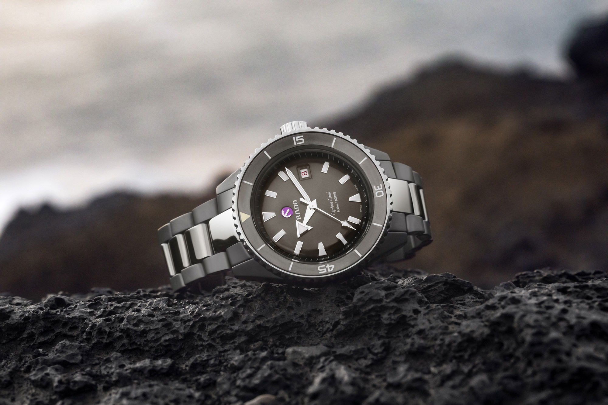 Rado Captain Cook High-Tech Ceramic Diver - View 2