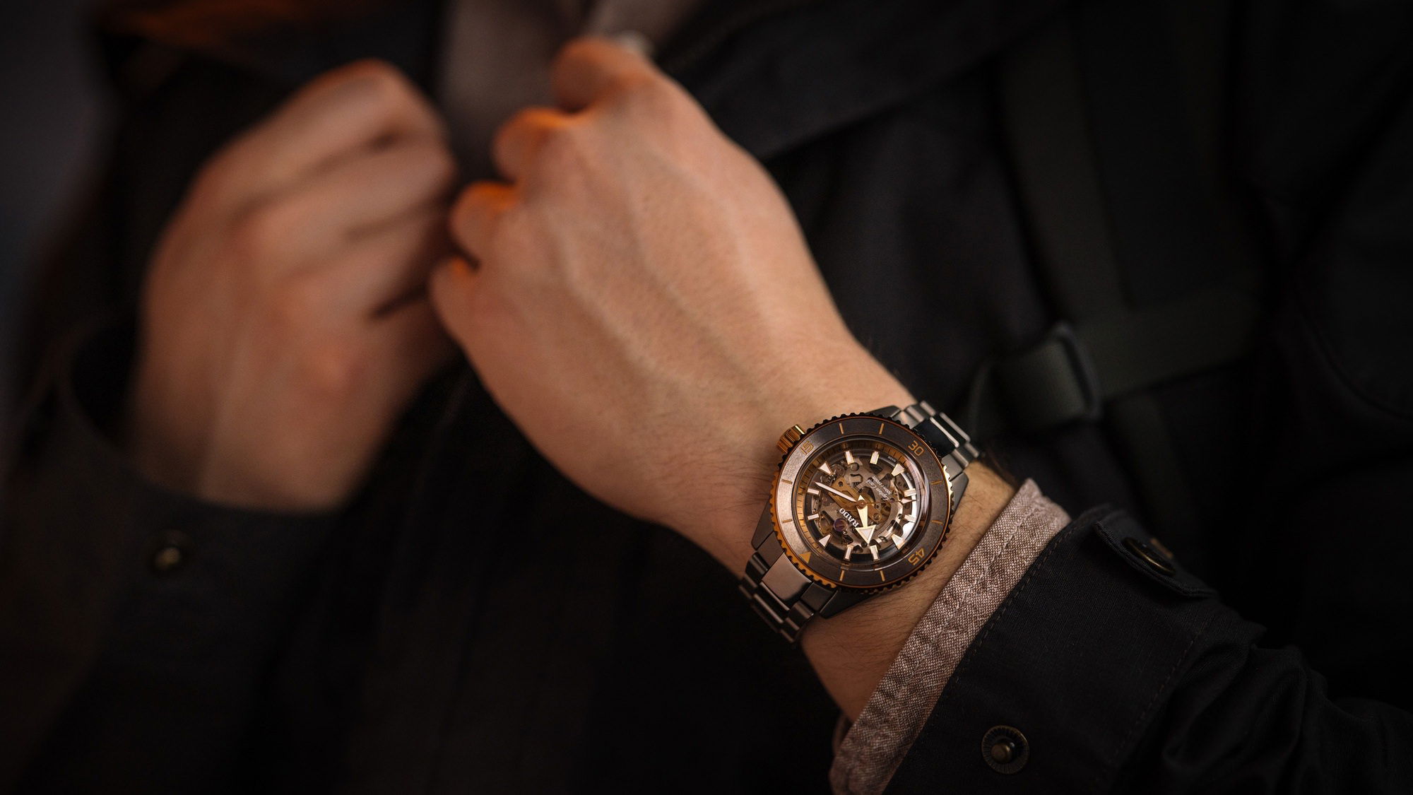 Rado Captain Cook High-Tech Ceramic Skeleton - View 3