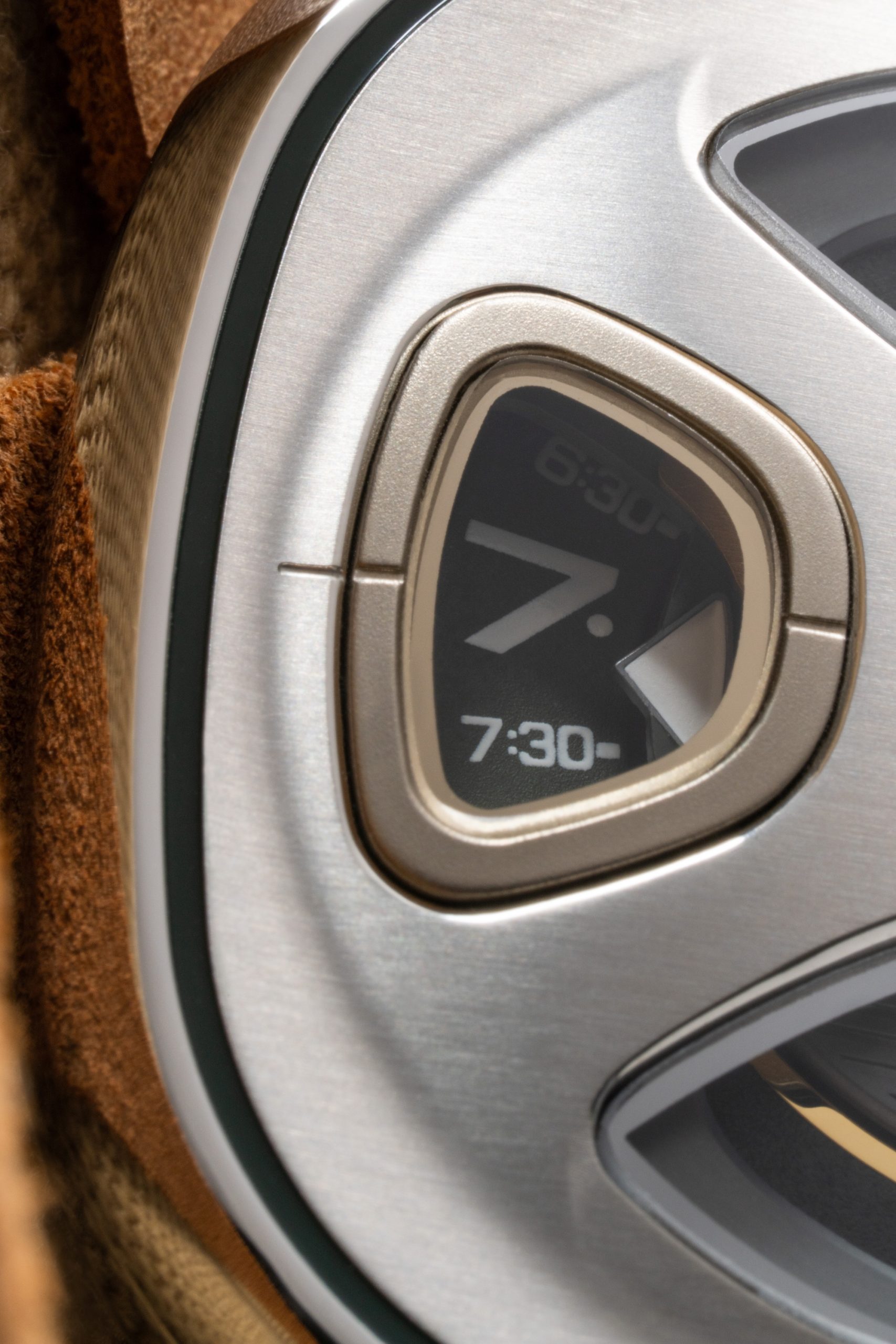 SevenFriday ME1/02 - View 3