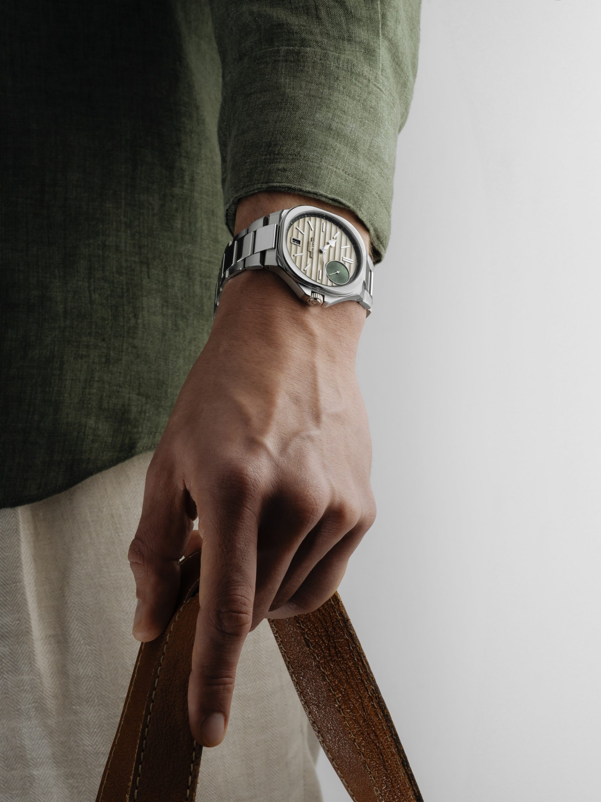 Speake-Marin Ripples Dune Date - View 3