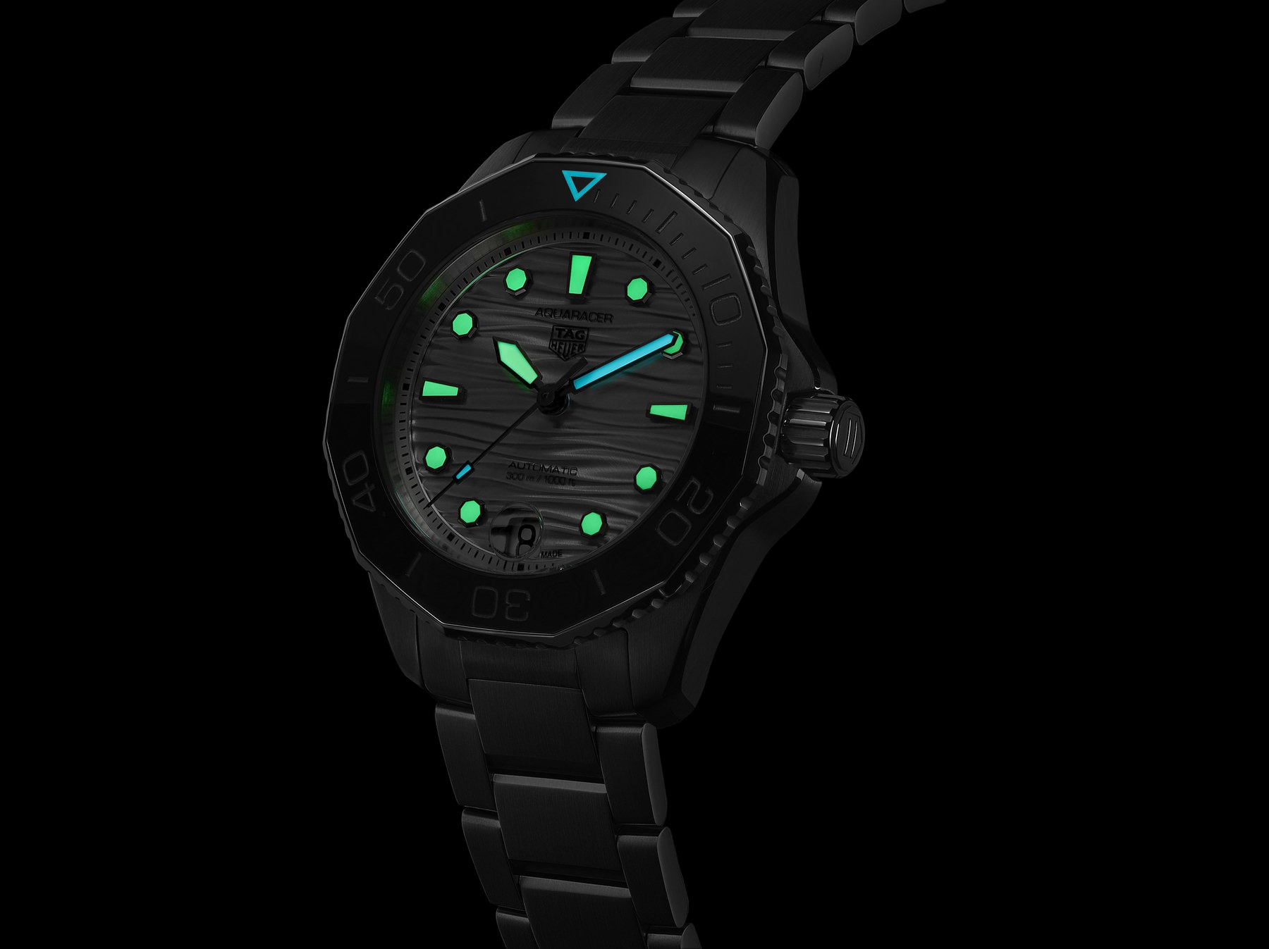 TAG Heuer Aquaracer Professional 300 - View 2