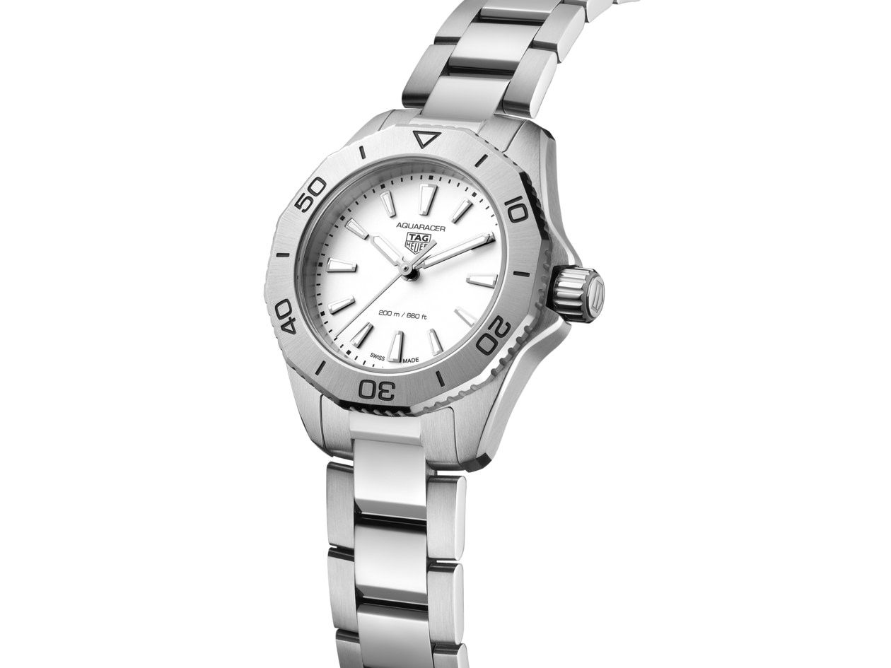 TAG Heuer Aquaracer Professional 200 - View 2