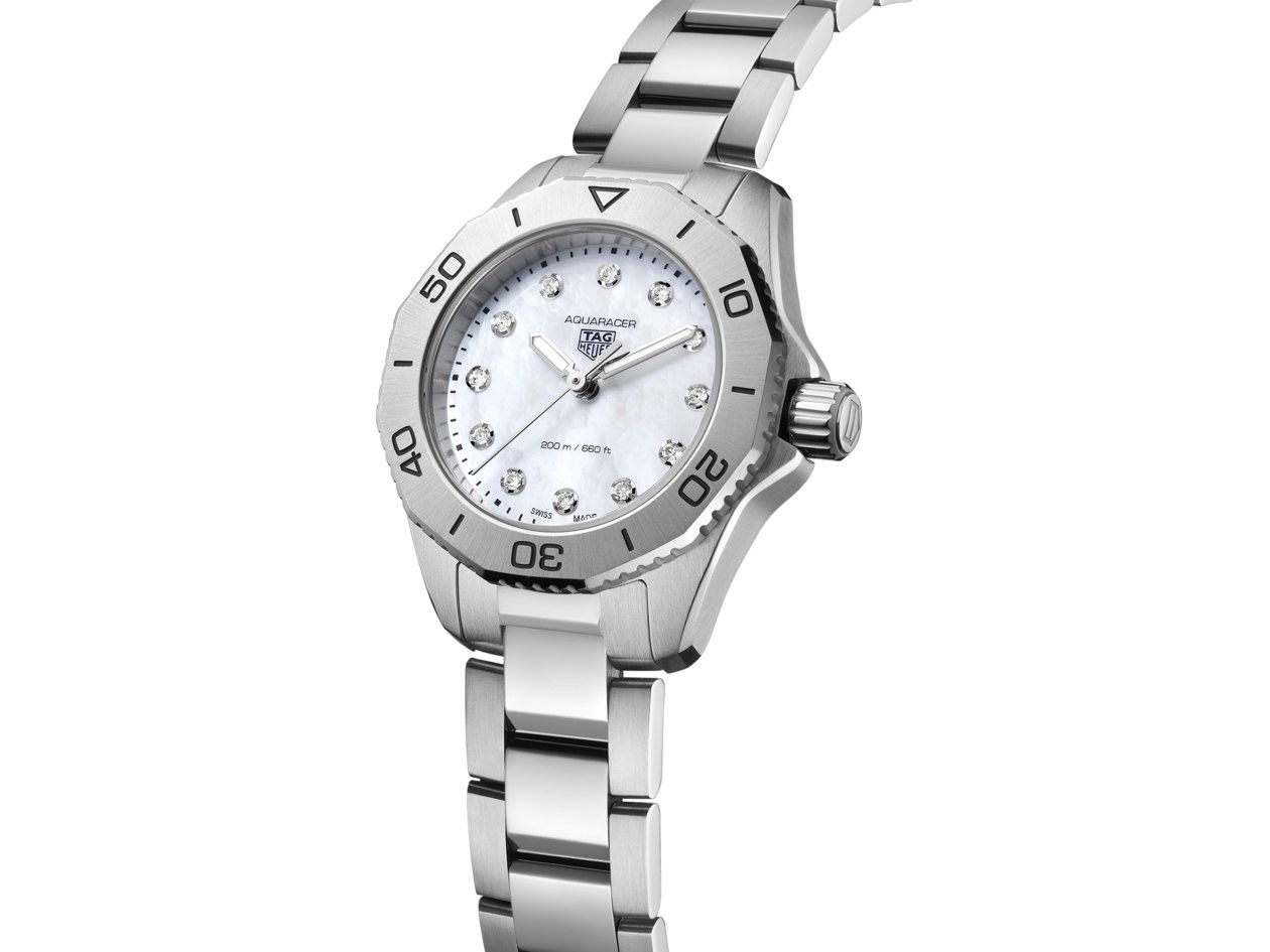 TAG Heuer Aquaracer Professional 200 - View 2