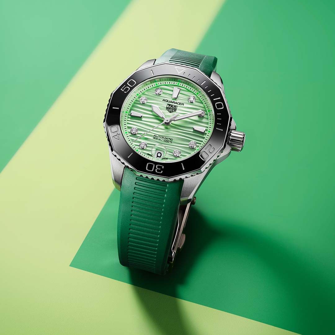 TAG Heuer Aquaracer Professional 300 Naomi Osaka Limited Edition - View 2