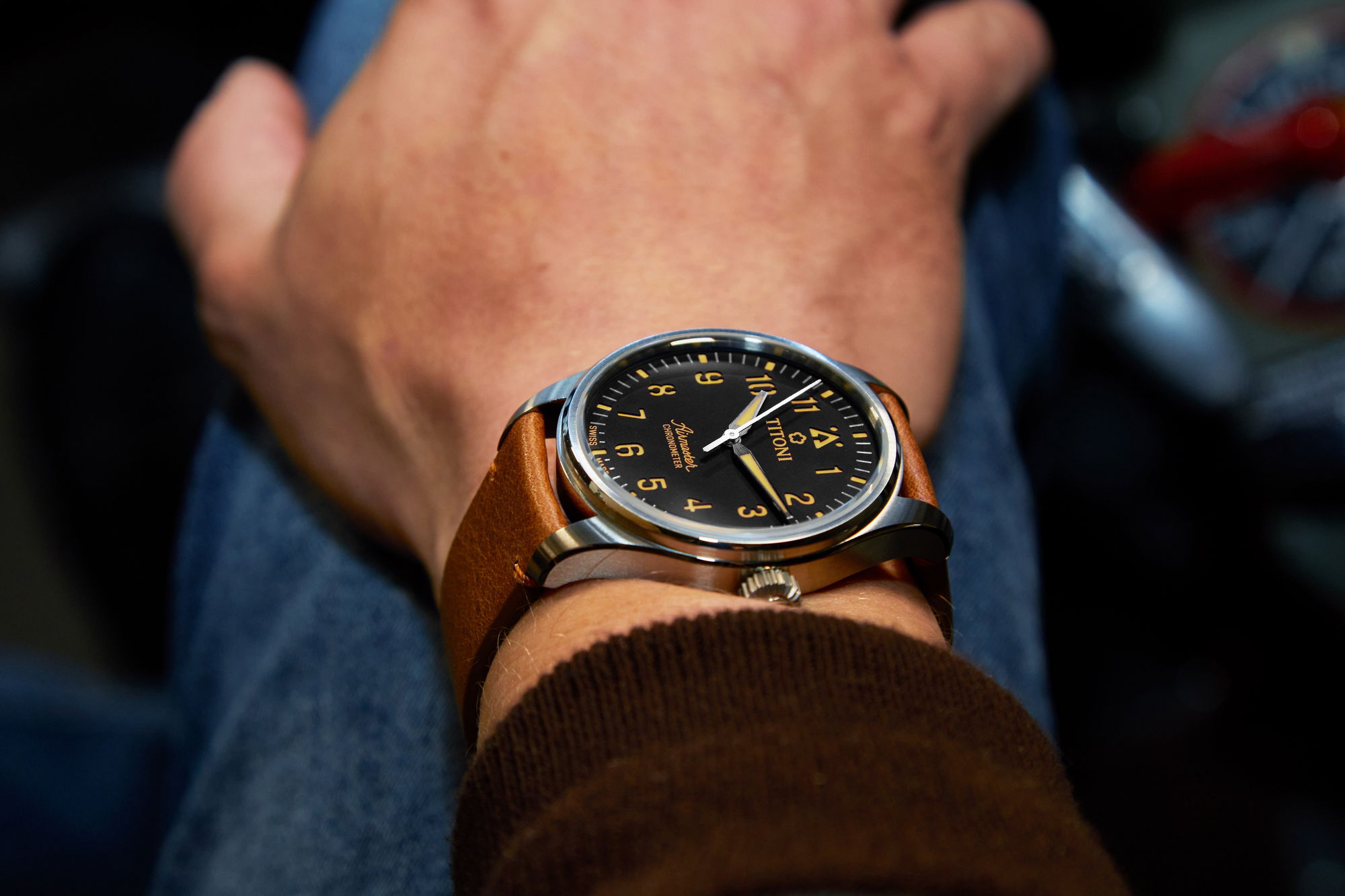 Titoni Airmaster Pilot Titan - View 3