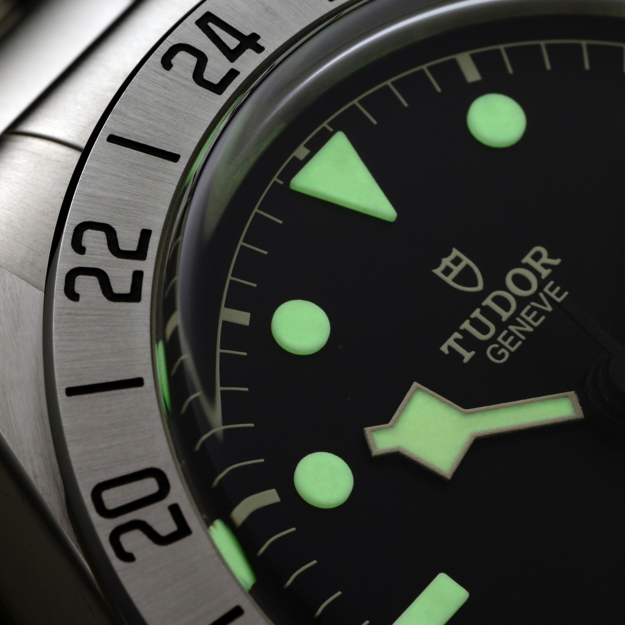 TUDOR Black Bay Pro - View 3