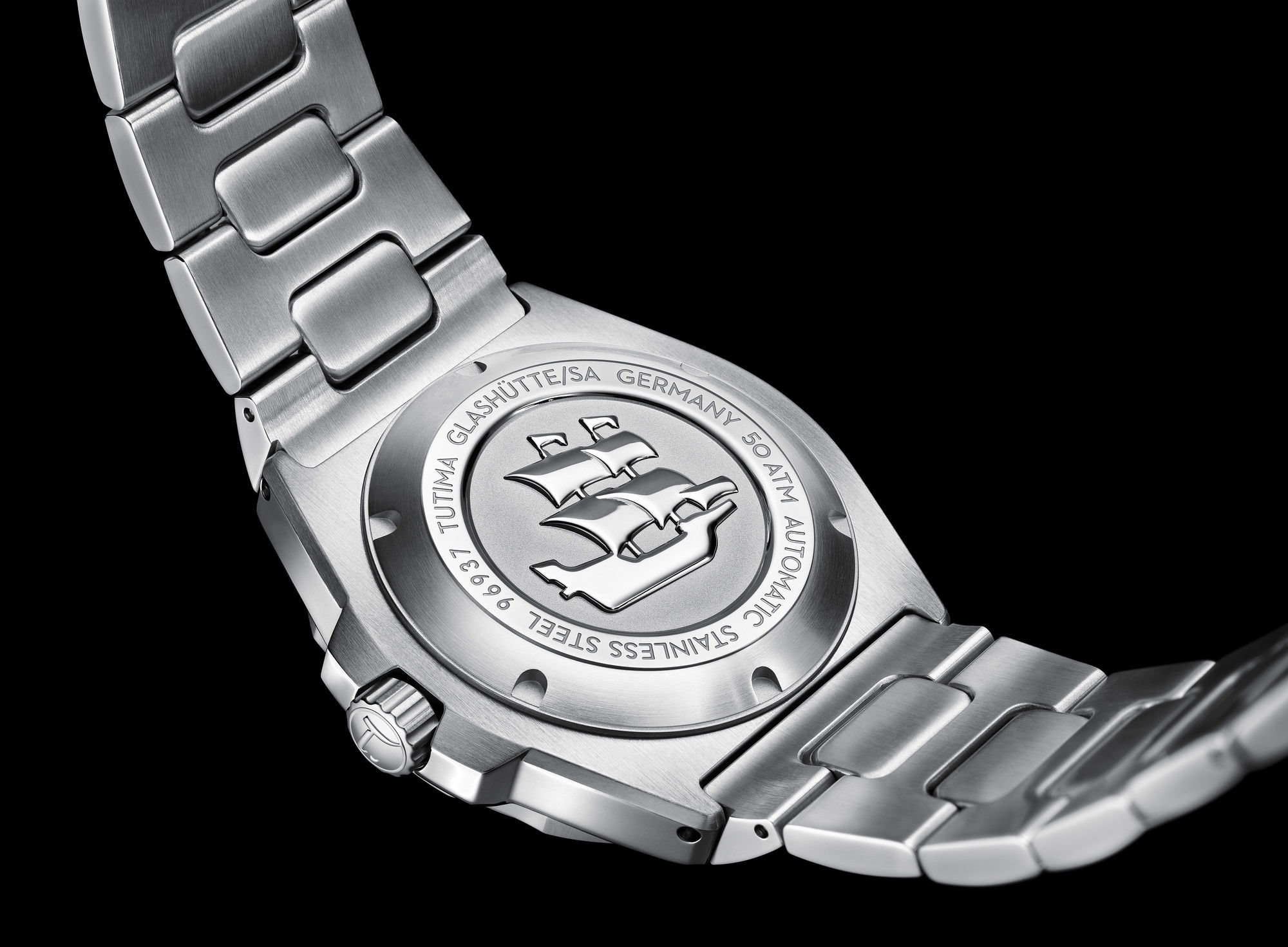 Tutima Glashütte M2 Seven Seas S 40 - View 3