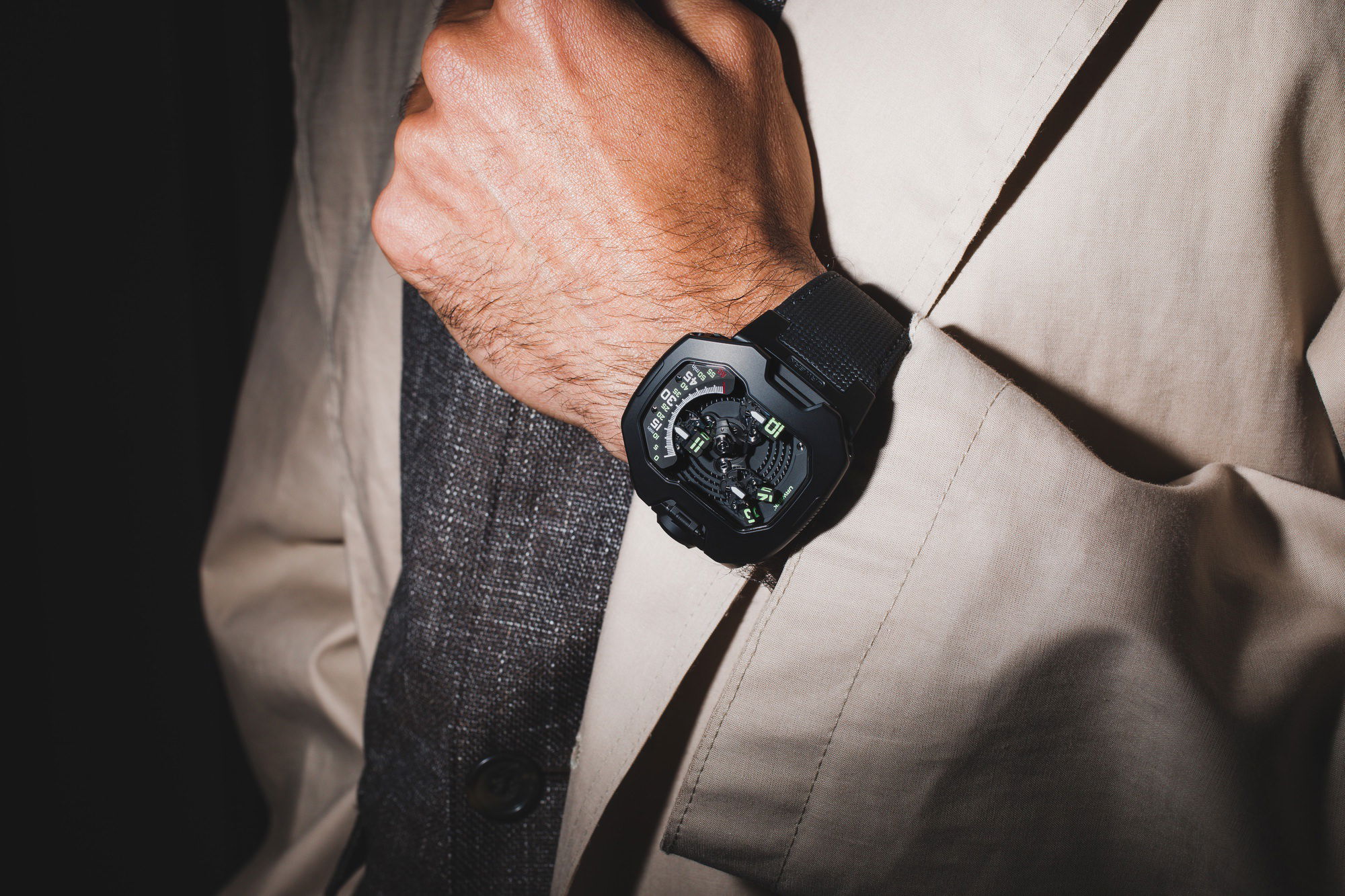 Urwerk UR-120 Space Black - View 3