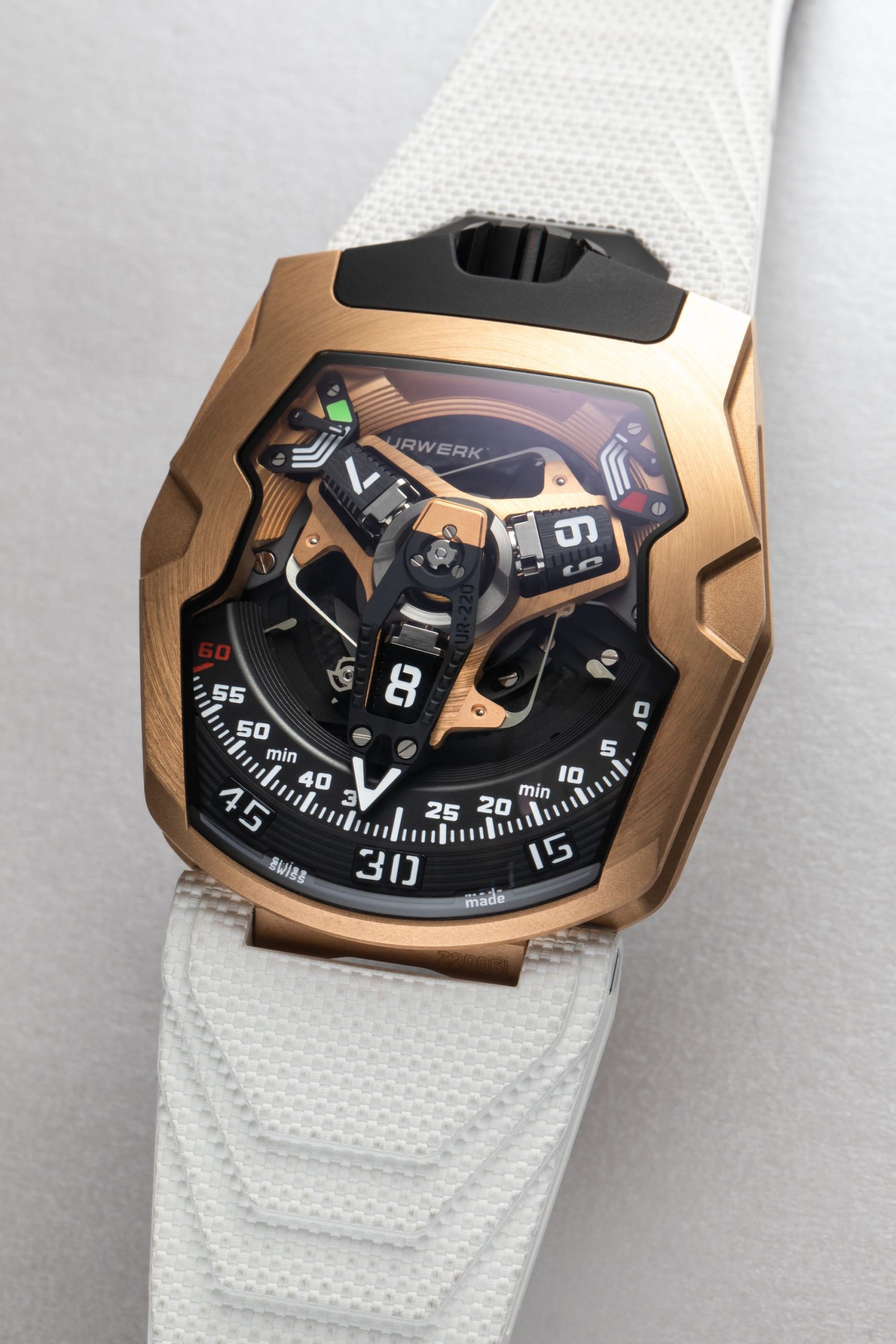 Urwerk UR-220 Red Gold - View 3