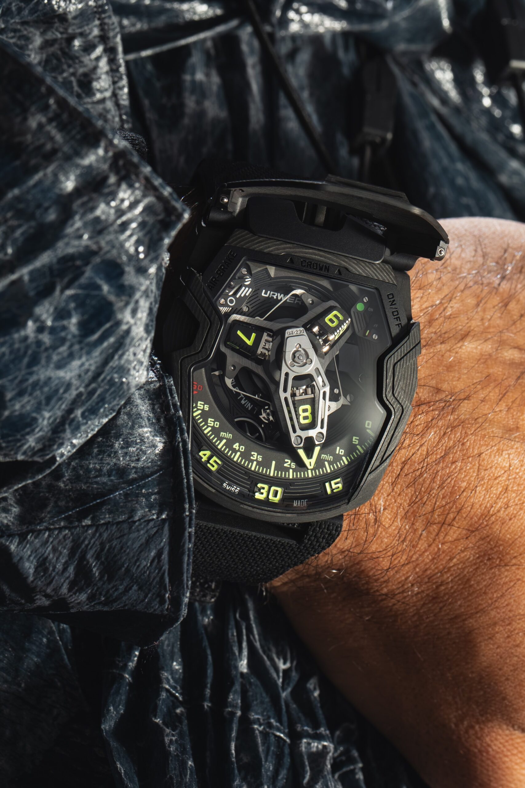 Urwerk UR-230 Eagle - View 2