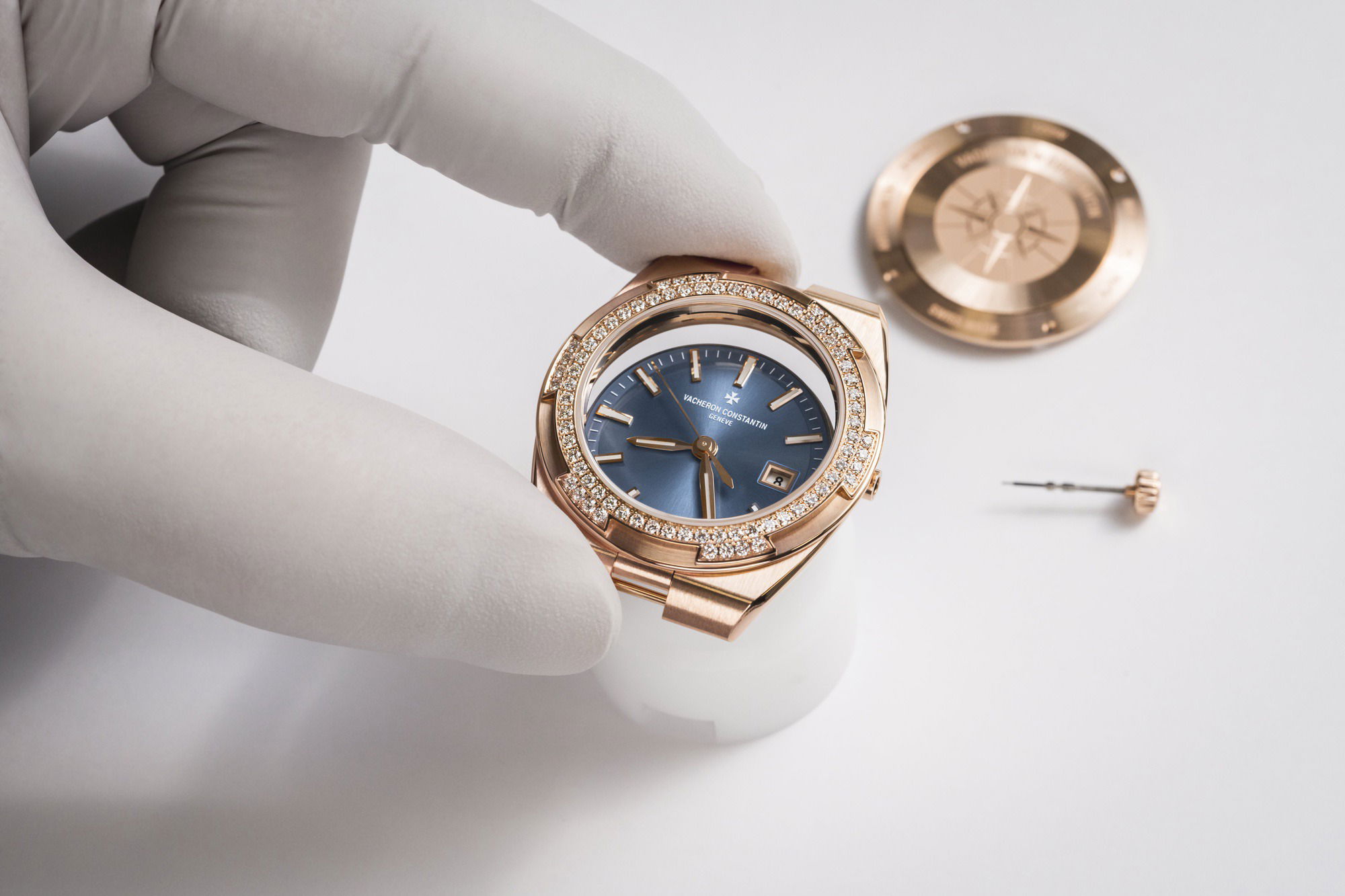 Vacheron Constantin Overseas Quartz - View 2