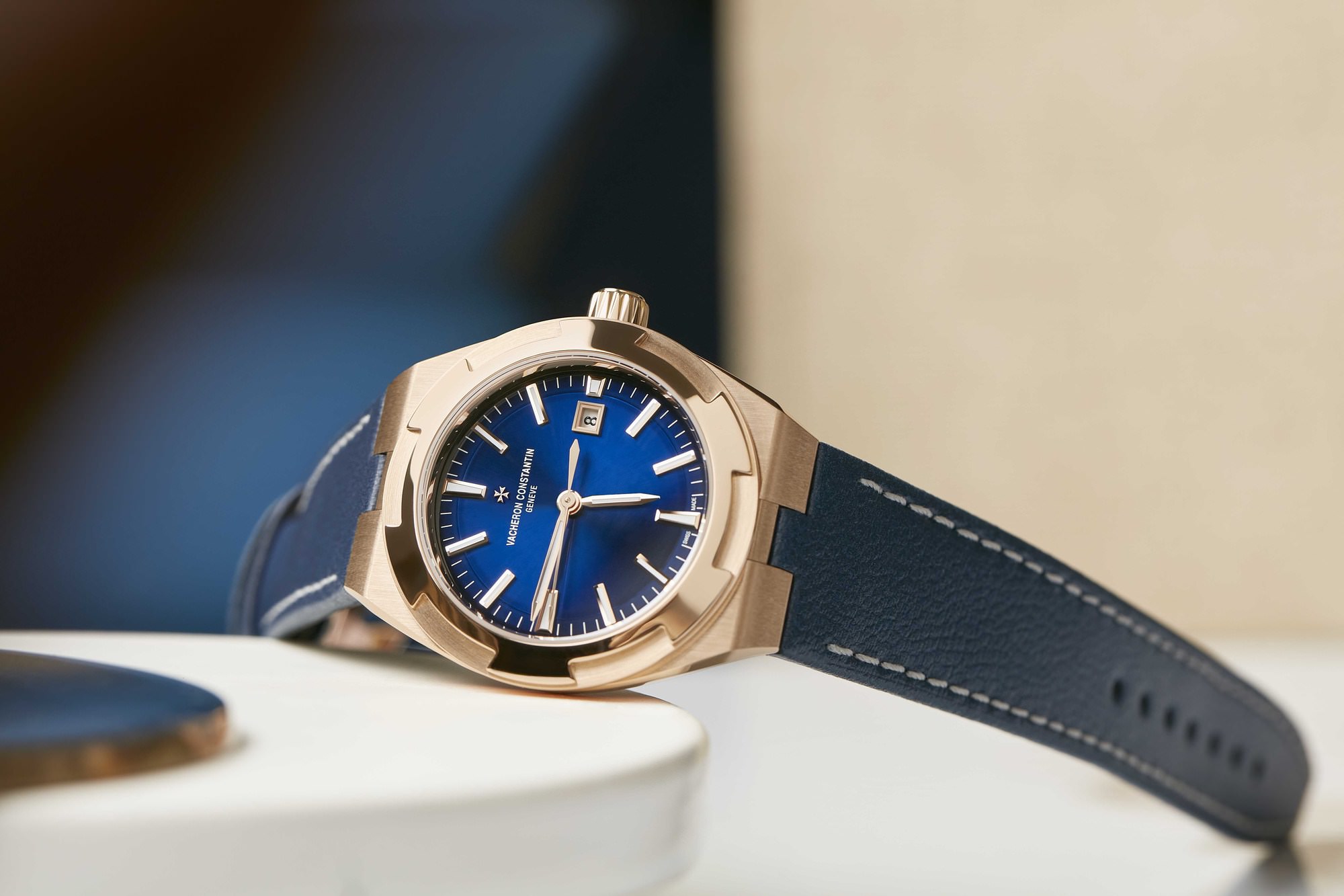 Vacheron Constantin Overseas Self-Winding - View 2