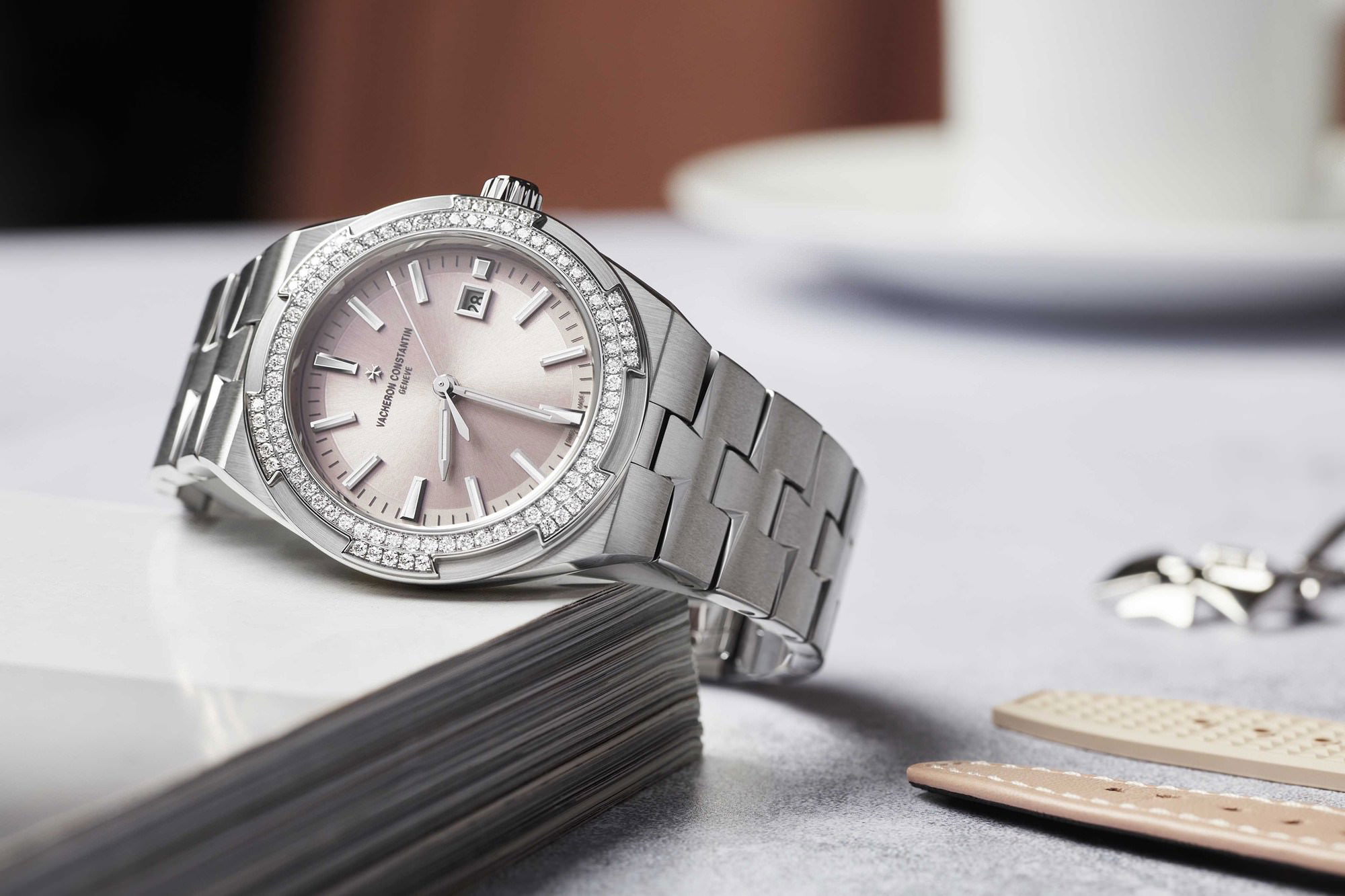 Vacheron Constantin Overseas Self-Winding - View 2