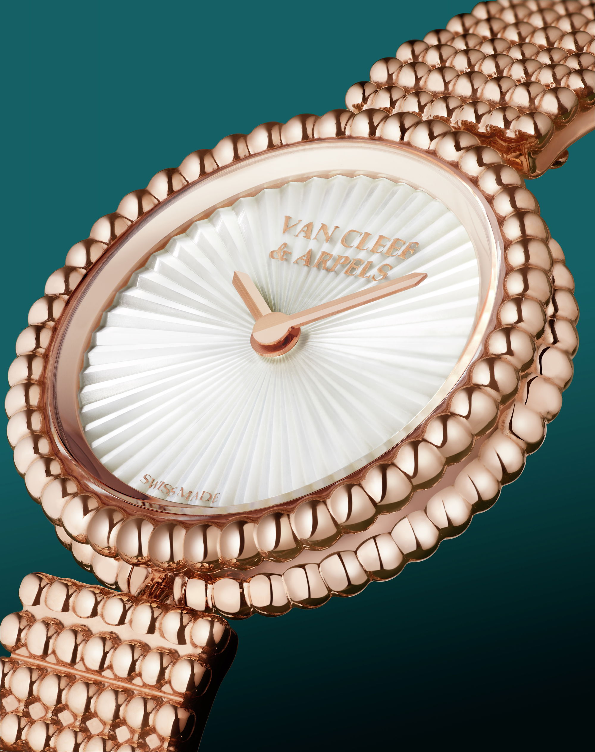 Van Cleef & Arpels Perlée - View 3