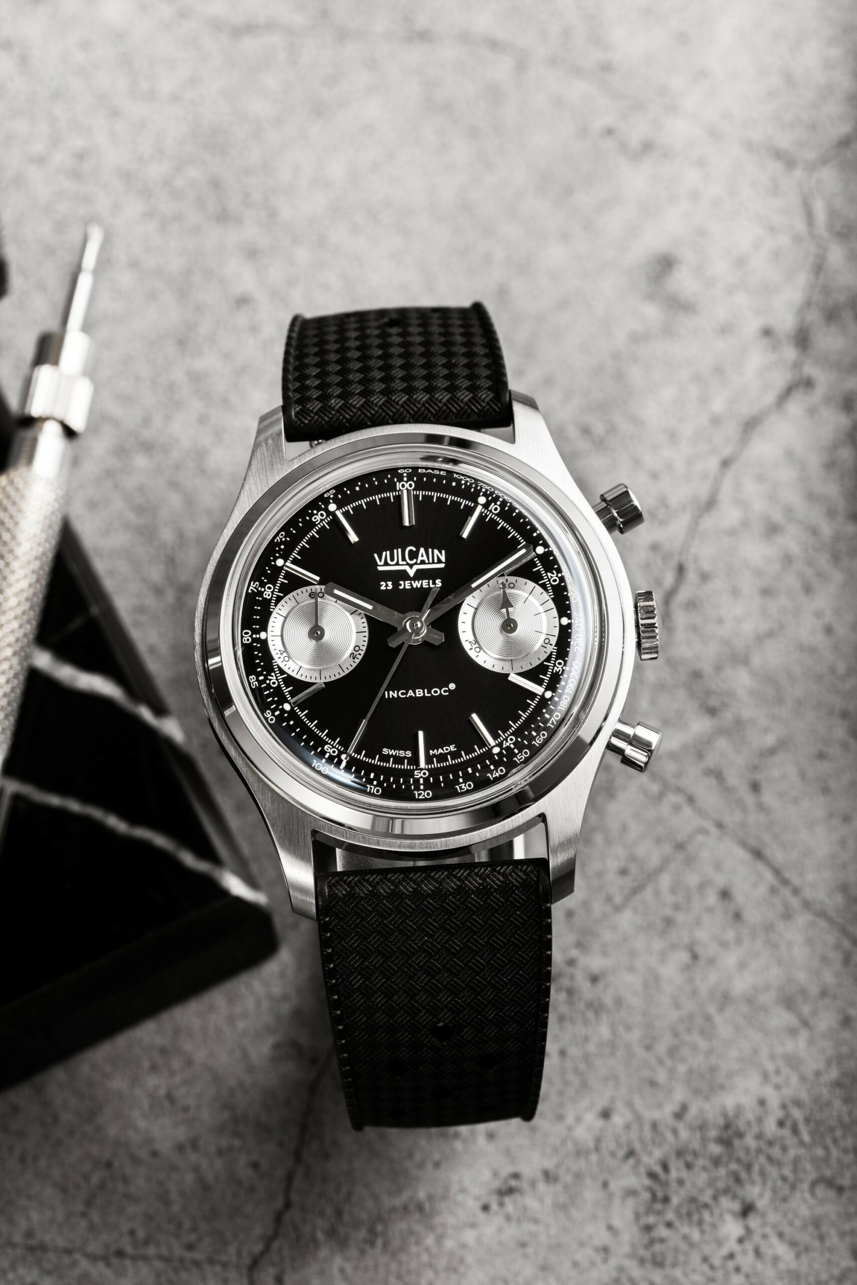 Vulcain Chronograph 1970’s Black & Silver - View 3