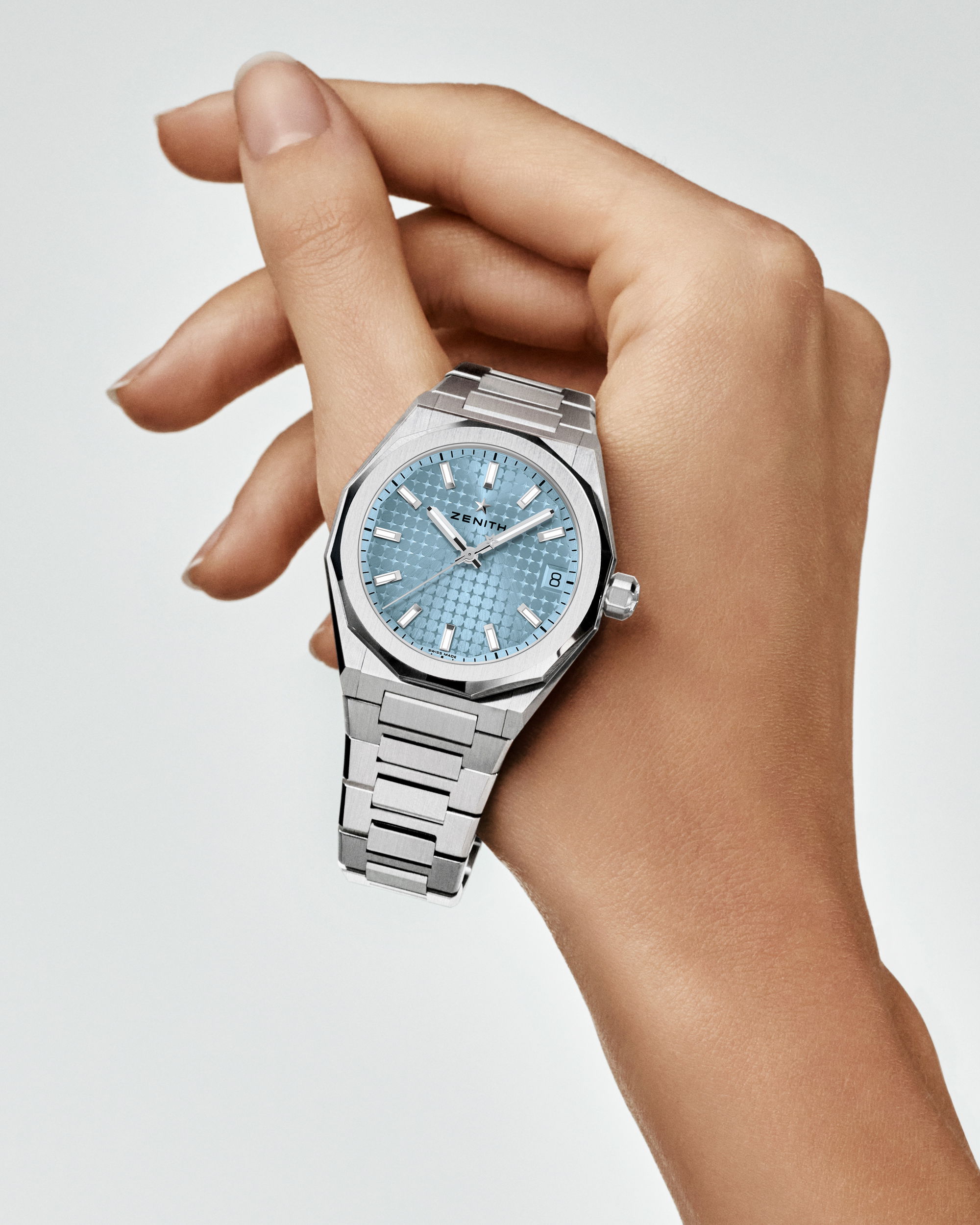 Zenith Defy Skyline 36 - View 3